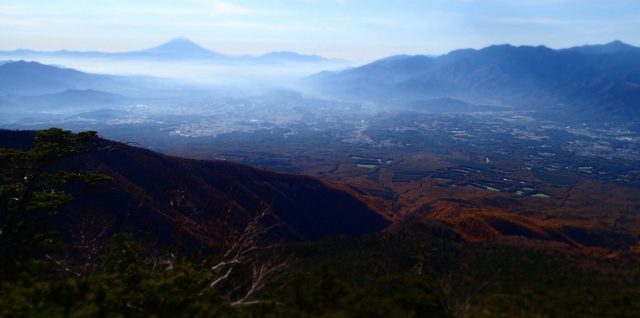 編笠山頂上付近からの富士山です