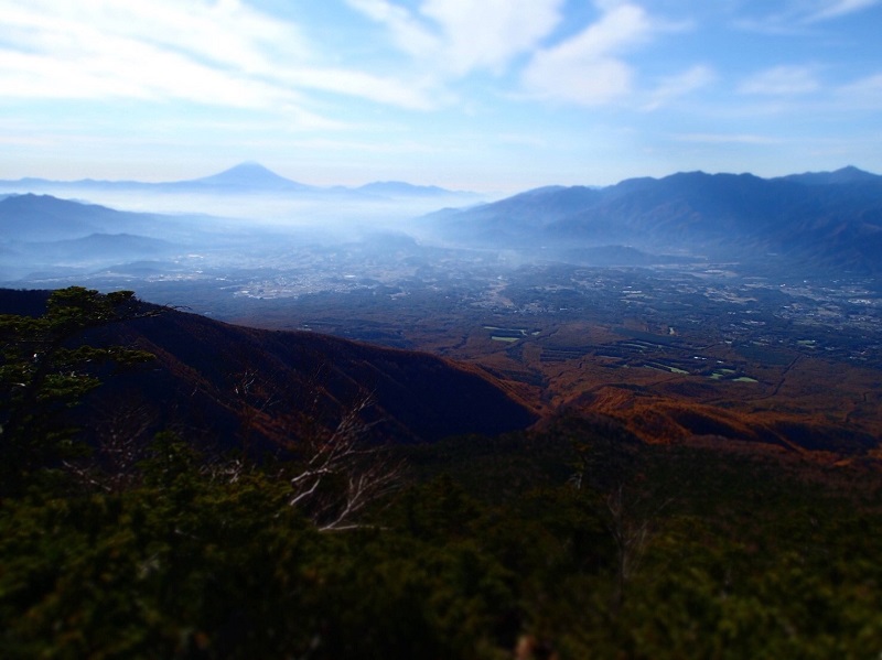 編笠山頂上付近からの富士山です