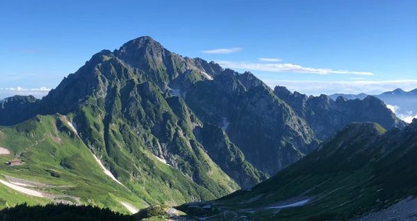 剱御前小舎と別山をつなぐ尾根からの剱岳